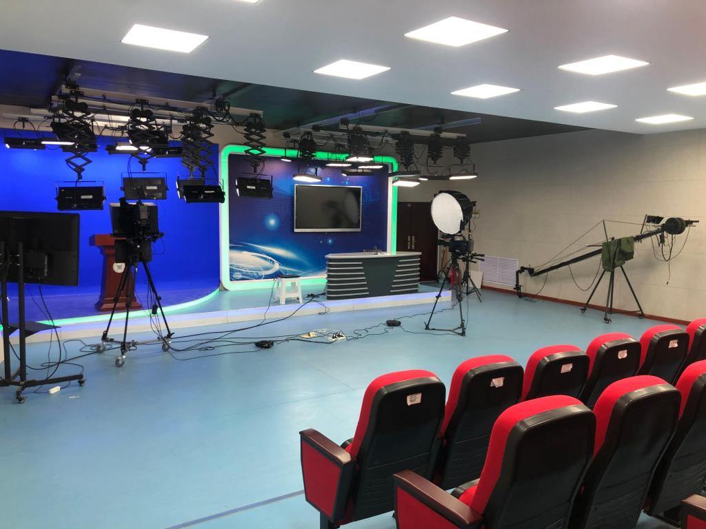 活动首站是《新闻采编基础课程》