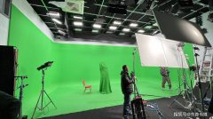 运用高速摄影捕捉电解液注入的微观瞬间