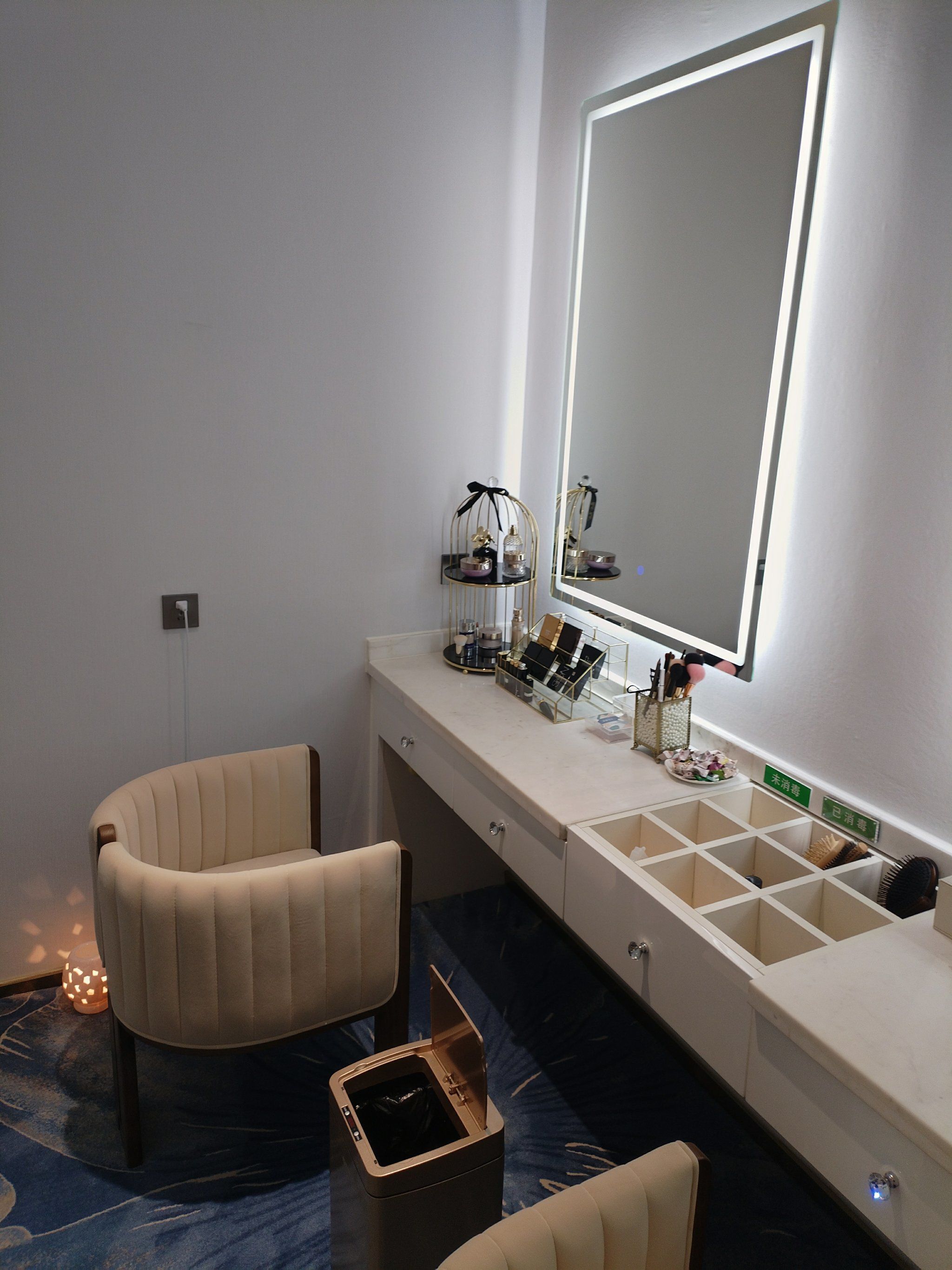 “感谢成长路上有前辈指引、伙伴支撑、观众鼓励”