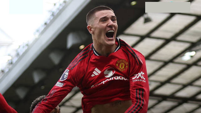 Szoboszlai任意球破门助球队取胜，曼联双线告捷，