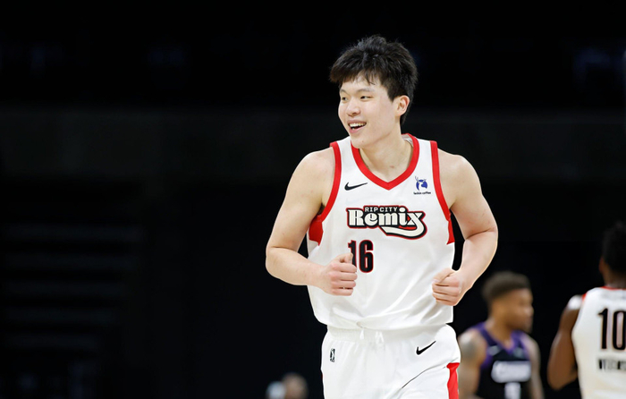 杨瀚森20+7难救混音队 发展联盟季后赛遭国王淘汰