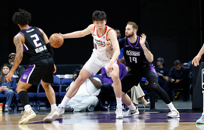 杨瀚森20+7难救混音队 发展联盟季后赛遭国王淘汰