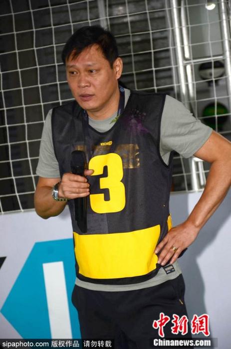 范志毅在《繁花》中演自己，直率气场成为中新