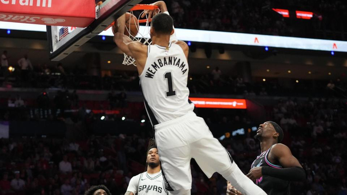 詹姆斯半场零分创16年首见，杜兰特生涯第18季