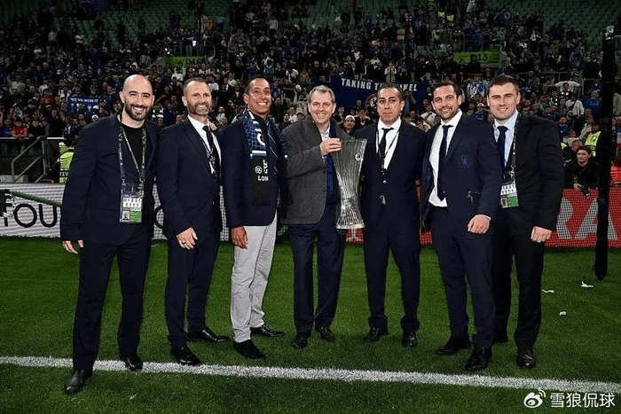 切尔西主帅因公开批评球员遭解雇 高层重罚不听